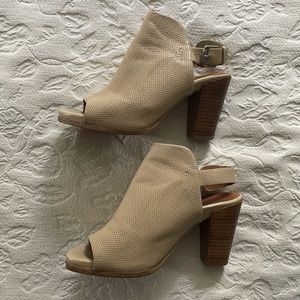 Heels by Gentle Souls by Kenneth Cole